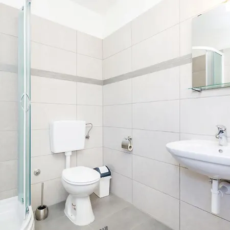 Awesome In With House Sea View Apartman *