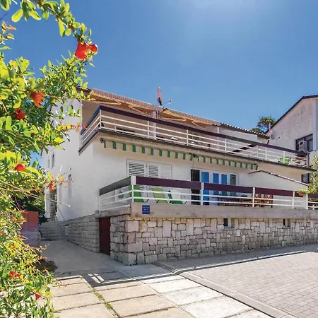 1 Bedroom Amazing In Banjol