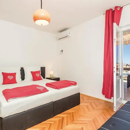 Awesome In With House Sea View