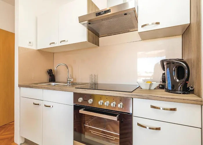 1 Bedroom Awesome In *