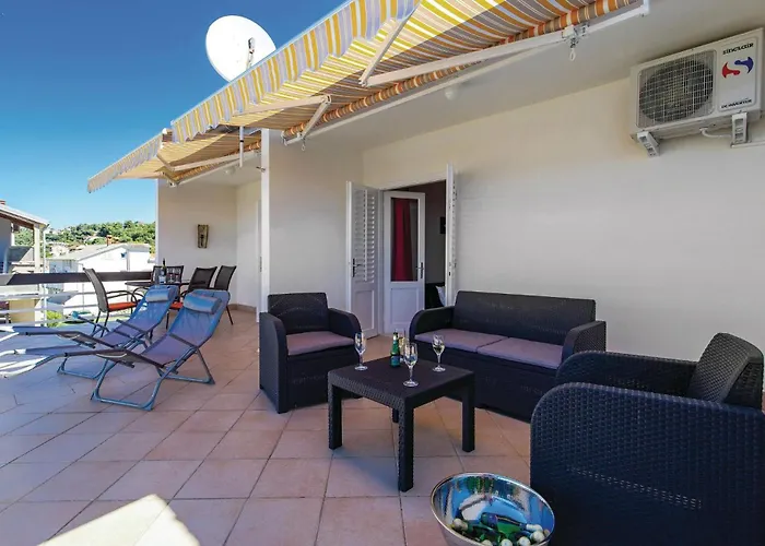 1 Bedroom Awesome In *