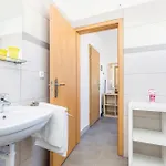 1 Bedroom Awesome In *