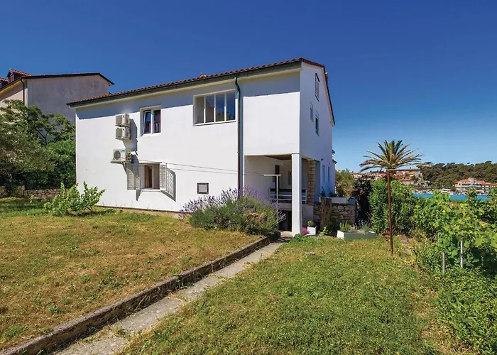 1 Bedroom Awesome In Appartement